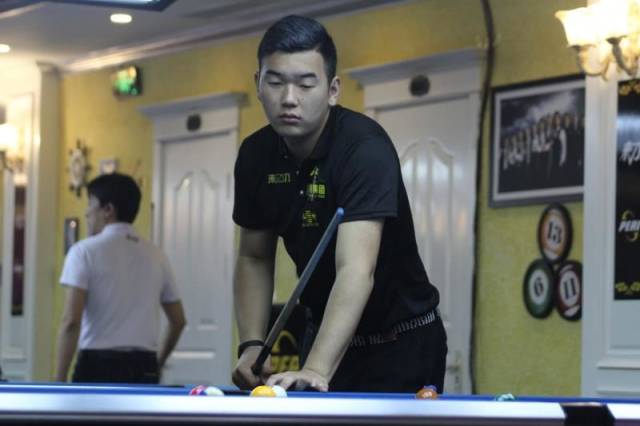 淘汰出局！总经理场边指挥引众怒 卖赵睿换场馆运营拉胯？