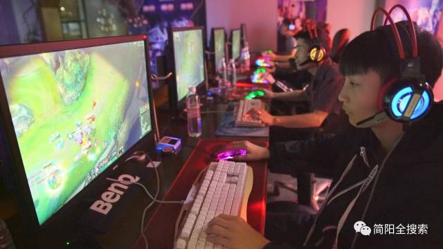 网络上的评 网络上的评