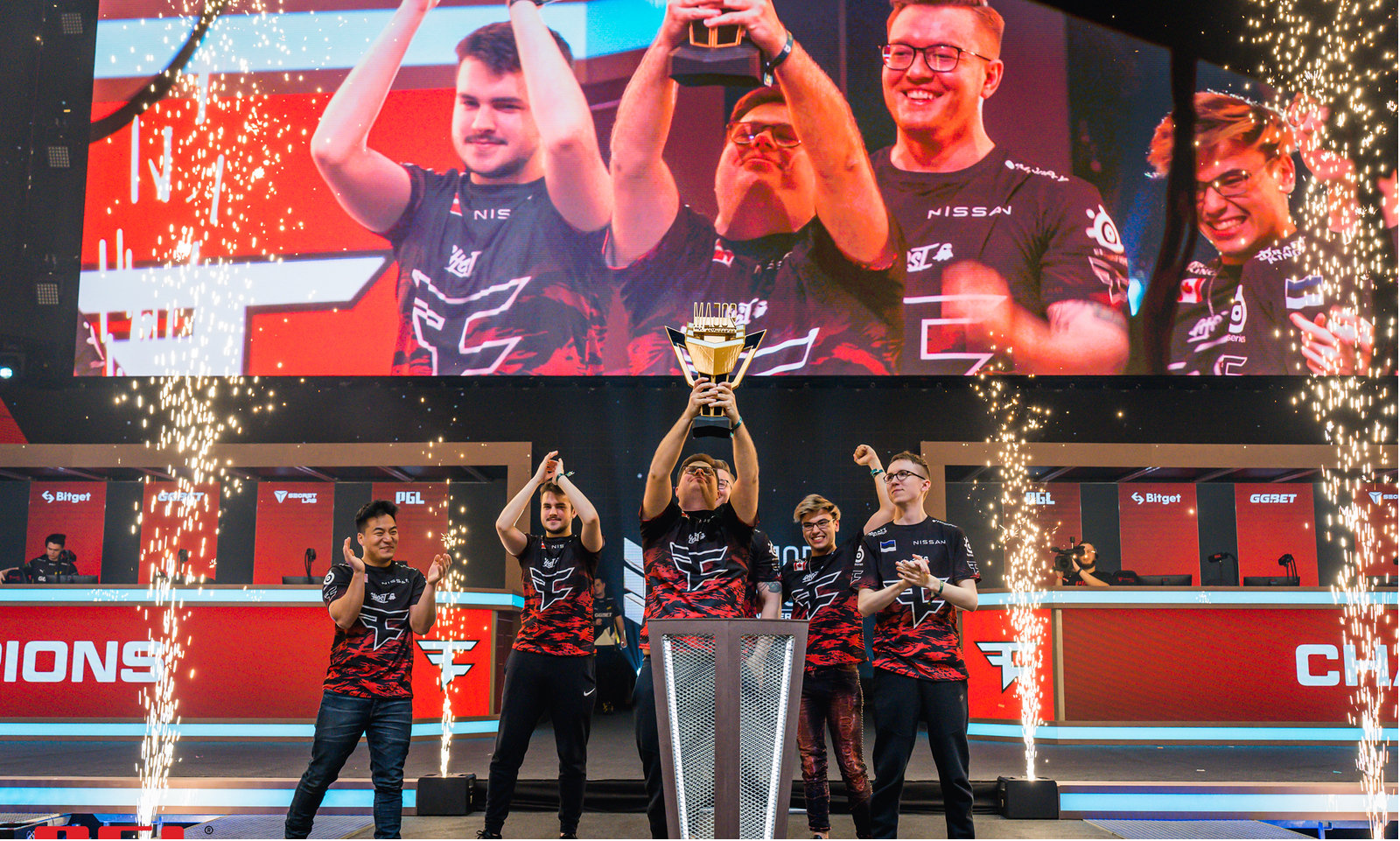 效力于曼联 效力于曼联