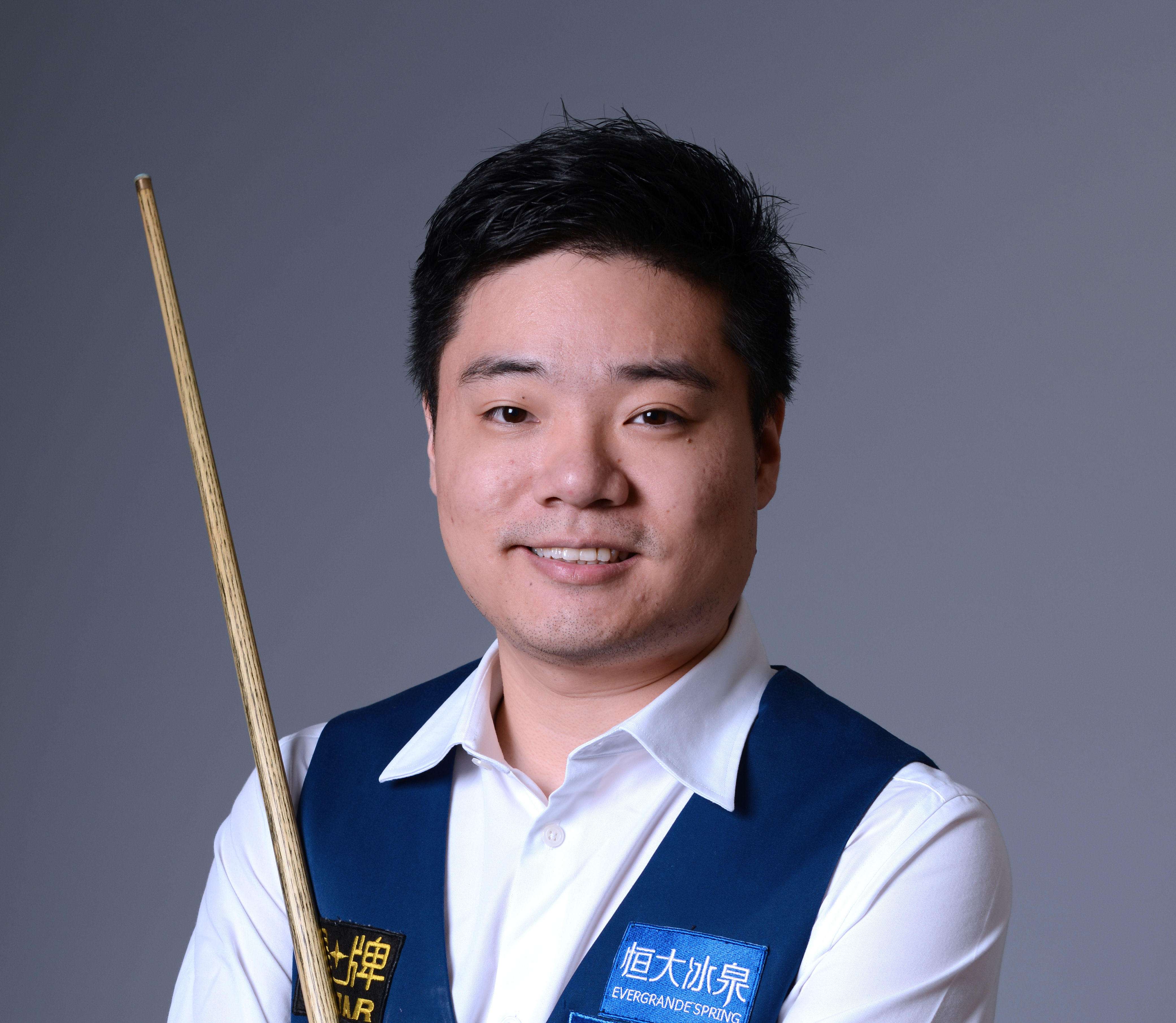 舞台上继续 舞台上继续